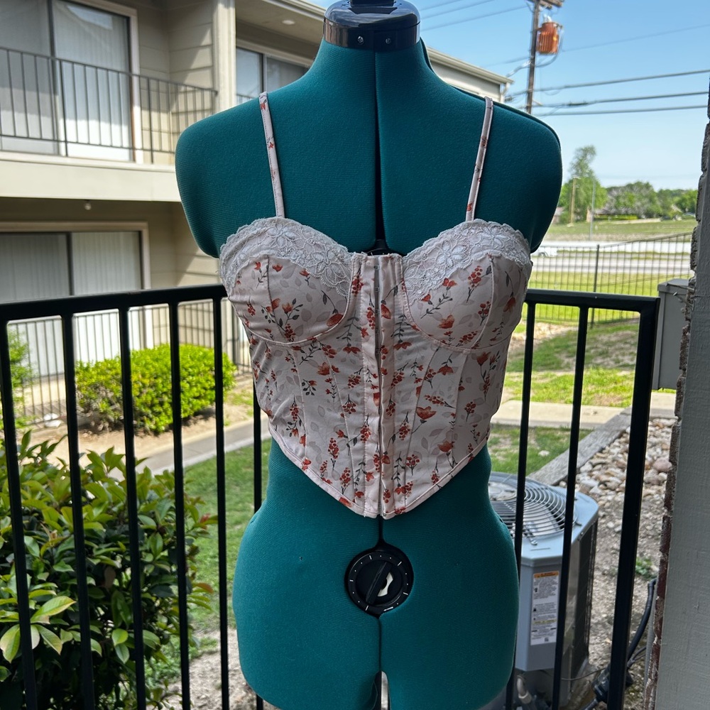 Cream and Red Crop Top with Sweetheart Neckline